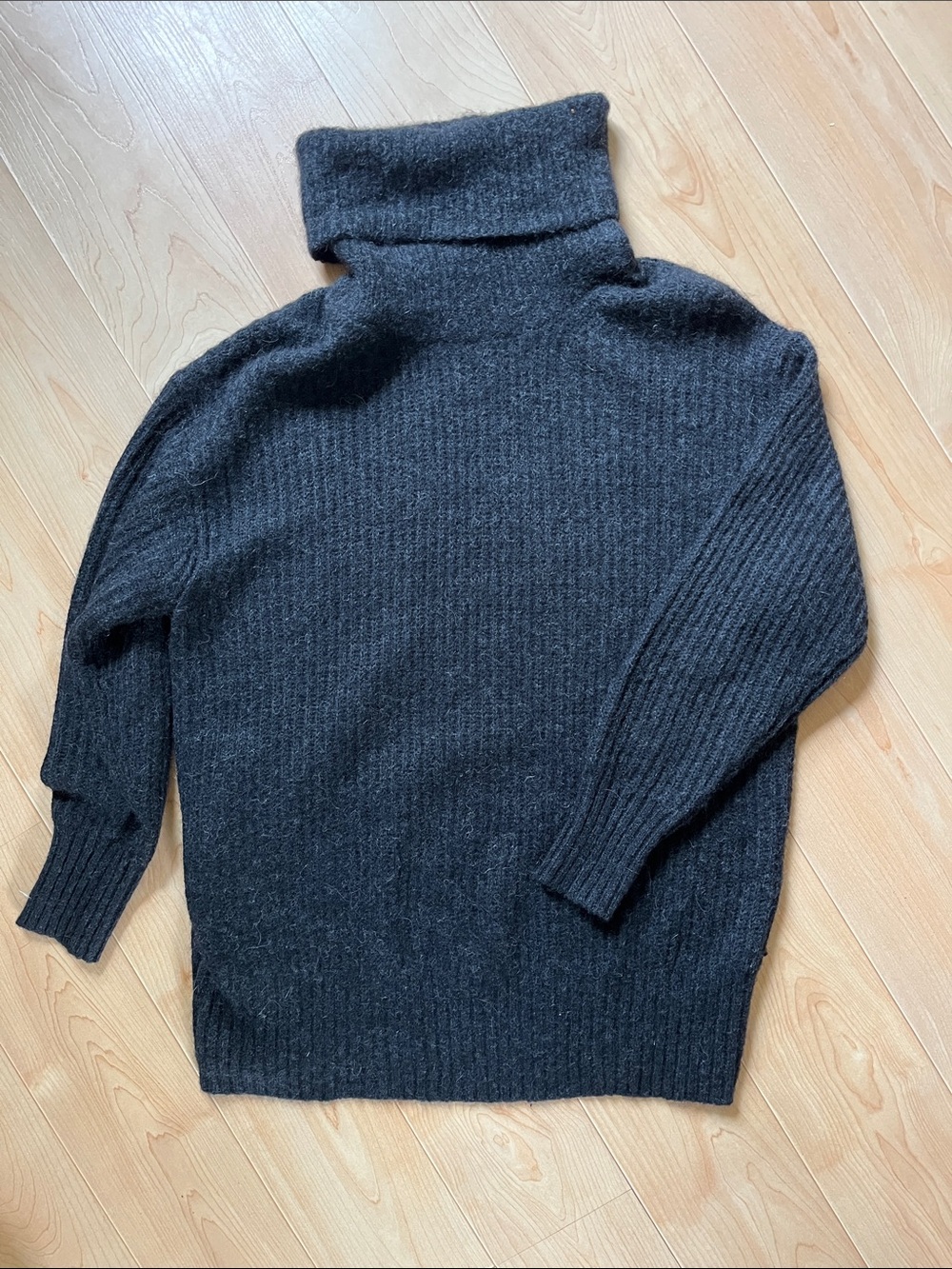 Everlane Ribbed Turtleneck in Women's Size large
